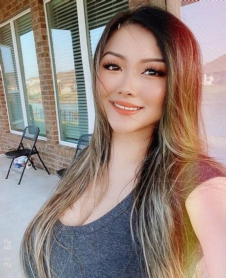 vicki li age|Vickibaybeee Female Model Profile